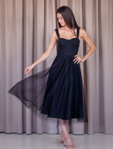 Корсетное черное платье миди длины со шнуровкой