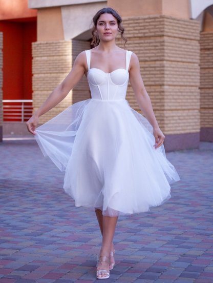 Корсетное белое платье миди длины со шнуровкой, фото 1