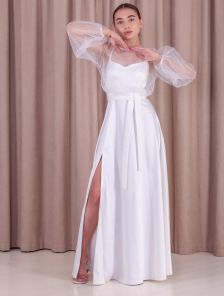 Свадебное длинное атласное платье с разрезом по ноге