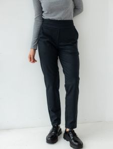 Черные шерстяные женские брюки с зауженой штаниной к низу размеров 48, 50, 52