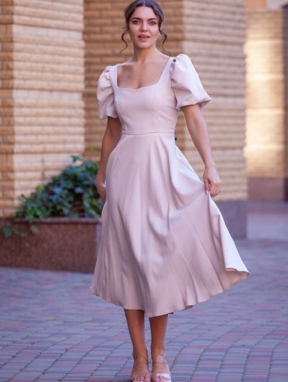 Нарядное бежевое платье миди длины с рукавами фонариками, фото 1