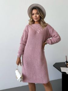 Вязанное шерстяное платье пудрового цвета