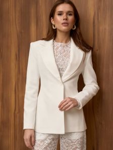 Приталенный белый женский пиджак