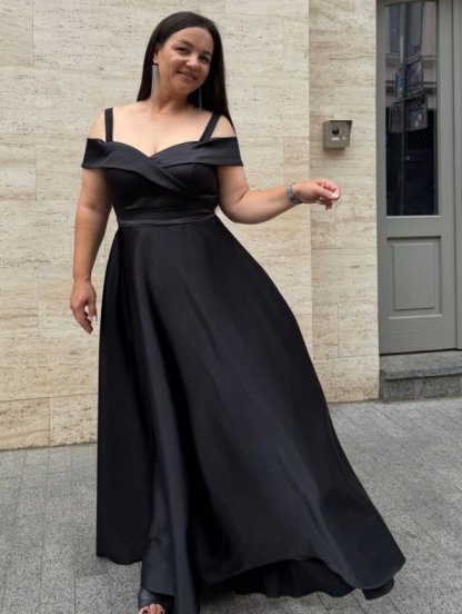 Вечернее черное платье с воланом на руки и в большом размере, фото 1