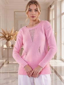 Розовый женский теплый свитер с оригинальными потертостями розового цвета