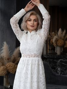 Кружевное белое вечернее платье на длинный рукав