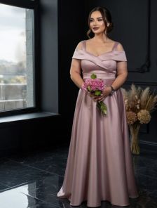 Вечернее светлое платье с воланом на руки и в большом размере