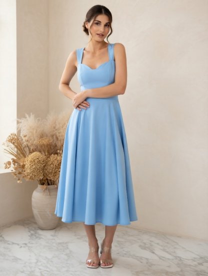 Голубое нарядное платье миди с широкими бретелями, фото 1