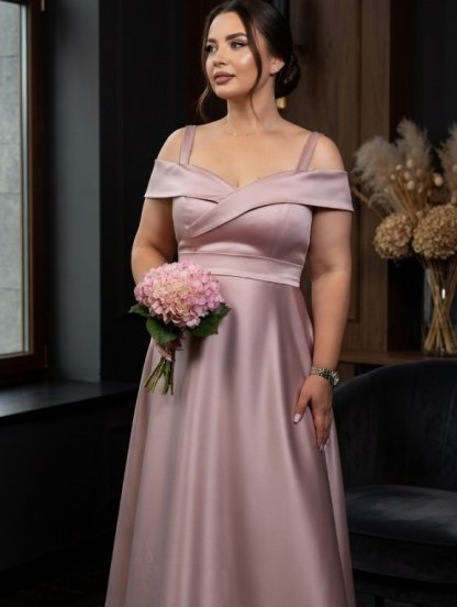 Вечернее светлое платье с воланом на руки и в большом размере, фото 1