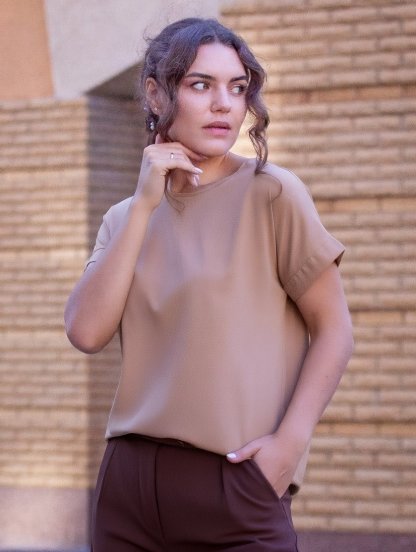 Шелковая светло коричневая футболка, фото 1