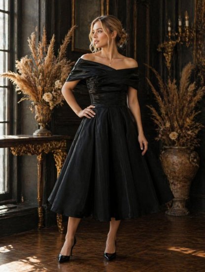 Черное платье с корсетом и открытыми плечами миди длины, фото 1