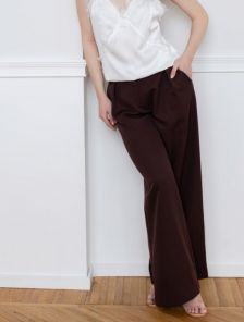 Классические шоколадные женские летние брюки