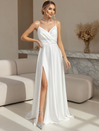 Молочное длинное платье на бретелях и ассиметричным разрезом на бедре, фото 1