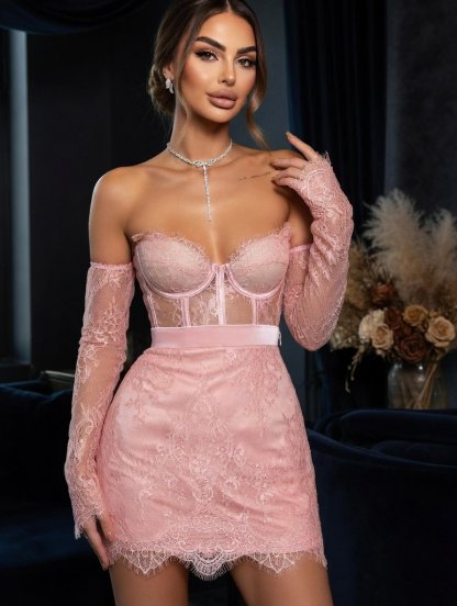 Короткое корсетное платье с кружевом, фото 1