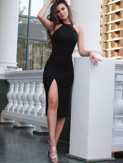 Черное платье с открытой спиной и разрезом на ноге, фото 1