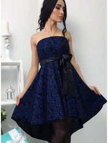Невероятно женственное платье из нежного атласа в черно-синей гамме