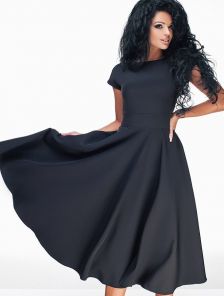 Потрясающее платье классического черного цвета