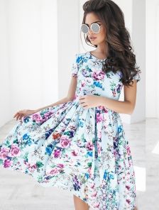 Нежное голубое платье в цветы