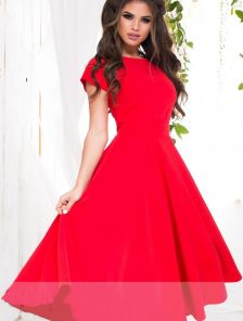 Потрясающее платье насыщенного красного цвета
