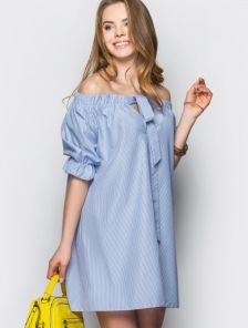 Полосатое платье-туника свободного фасона для летних прогулок