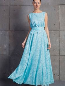 Восхитительное длинное платье в голубом цвете
