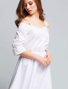 Обворожительное белоснежное платье из хлопковой ткани на бретелях