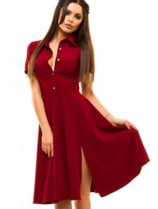 Бордовое платье миди с кокетливым разрезом