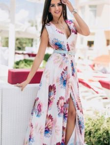 Восхитительное цветочное платье из струящейся ткани