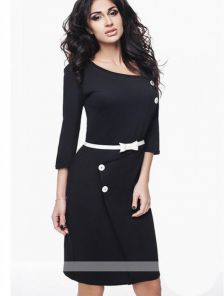 Женственное черное платье-футляр с пуговками