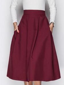 Элегантная юбка-клеш бордового цвета