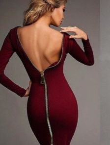 Бордовое стильное платье-футляр с молнией сзади