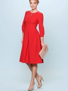 Элегантное красное платье с юбкой "солнце"