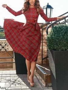 Платье с юбкой-клеш и модным принтом "шотландка"