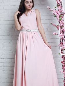 Роскошное нежно-розовое платье в пол с золотистым ремешком