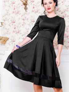 Романтическое платье с юбкой-сонце в черном цвете