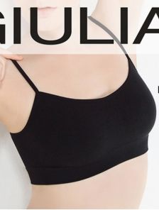 Мягкий и эластичный топ на тонких бретелях