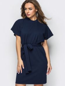 Практичное темно-синее платье из креп-дайвинга со спущенной линией плеча