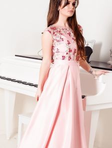Элегантное нарядное платье розового цвета с вышивкой и бусинами