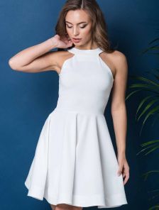 Легкое весеннее платье белого цвета с юбкой солнце