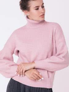 Комфортный теплый свитер цвета пудры под горло