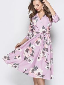 Повседневное розовое платье с цветами