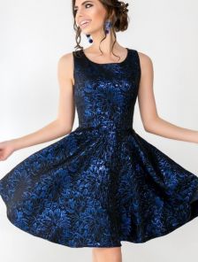 Нарядное платье с цветочным узором