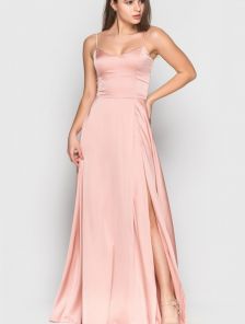 Розовое платье в пол из шелка на тонких бретелях