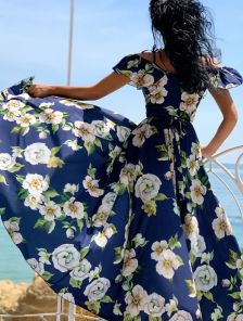 Летнее длинное платье в пол на бретелях на запах с цветочным принтом