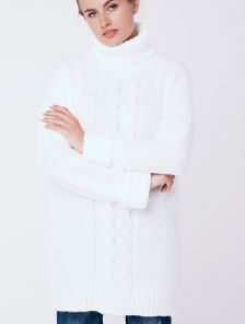 Теплый вязаный удлиненный свитер белого цвета 30% шерсть