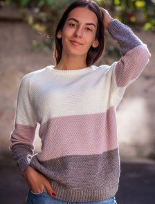 Вязаный женский трехцветный свитер