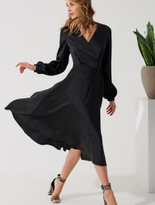 Нарядное черное шелковое платье длины макси на длинный рукав